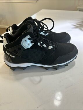 Riddell Kids' Black Sports Cleats with Silver Accents